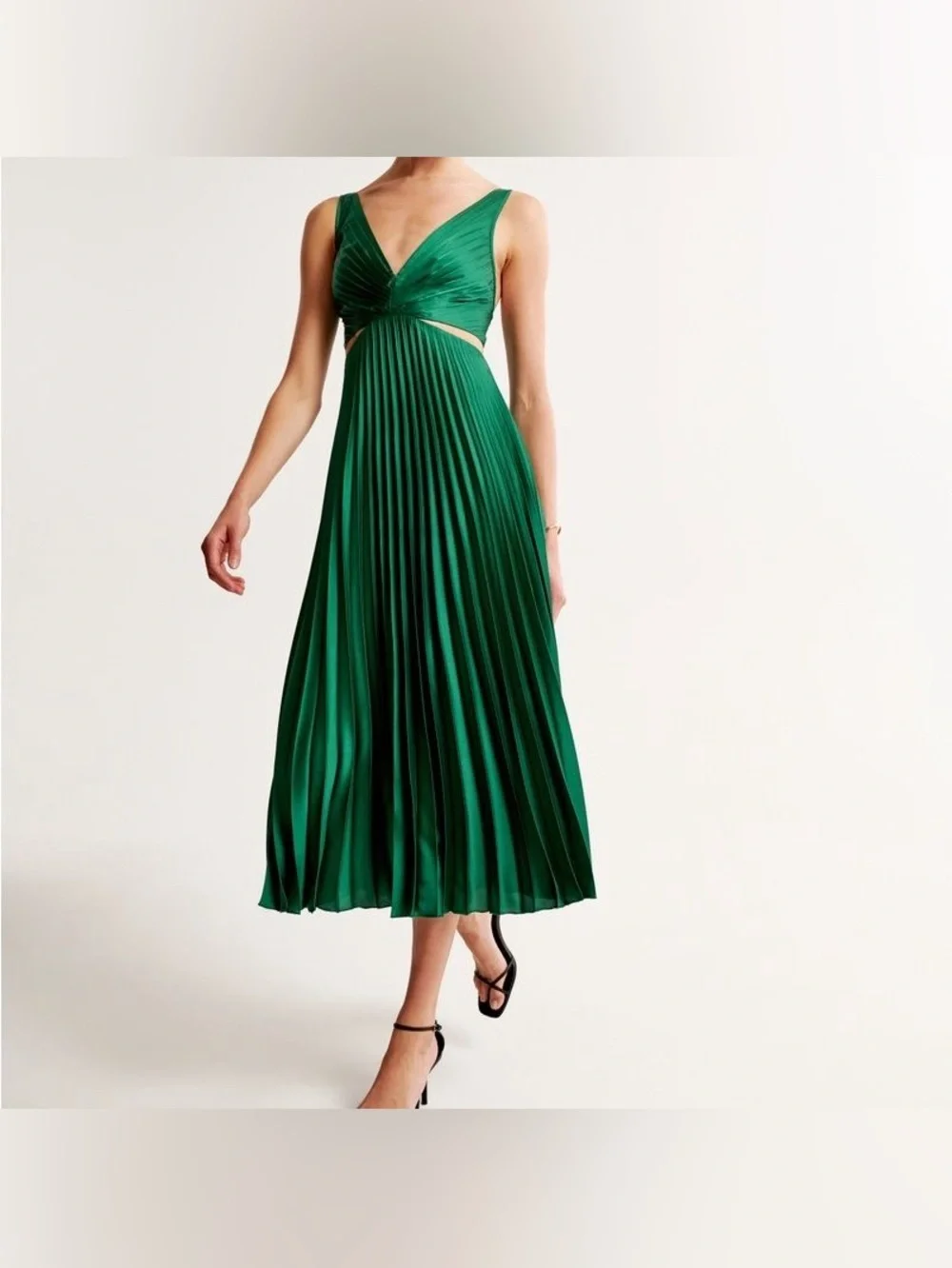 Abercrombie & Fitch The A&F Giselle Pleated Cutout Maxi Dress
